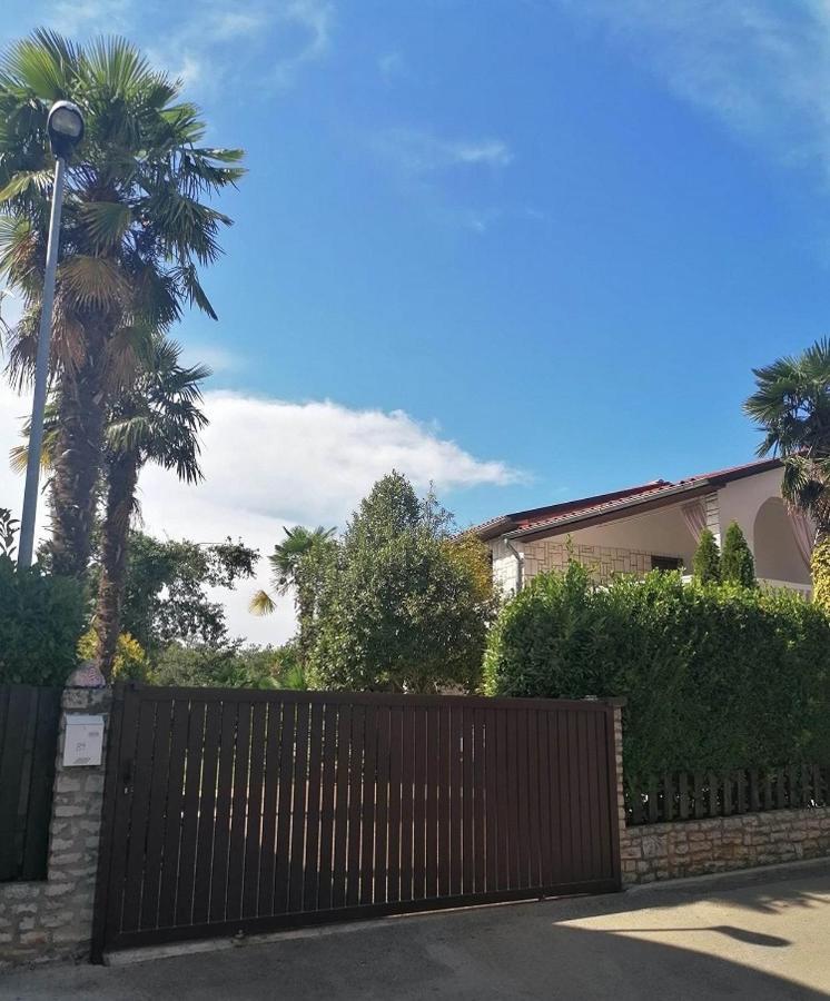 Apartment Villa Angelina, 70M From The Beach, Free Parking Novigrad Istria Exteriör bild